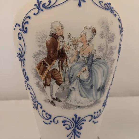 Vintage Frosted Glass Vases - Picture 2 of 10